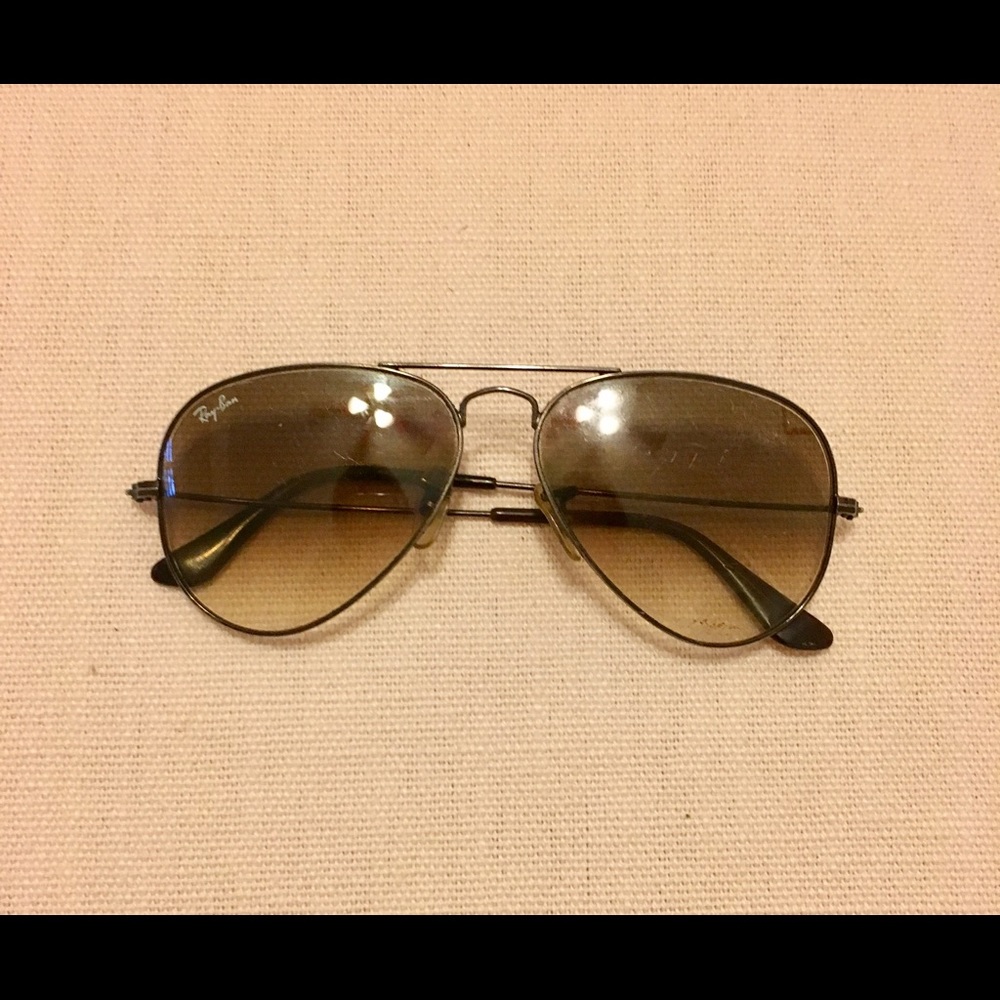 Classic Ray-Ban Aviator Sunglasses